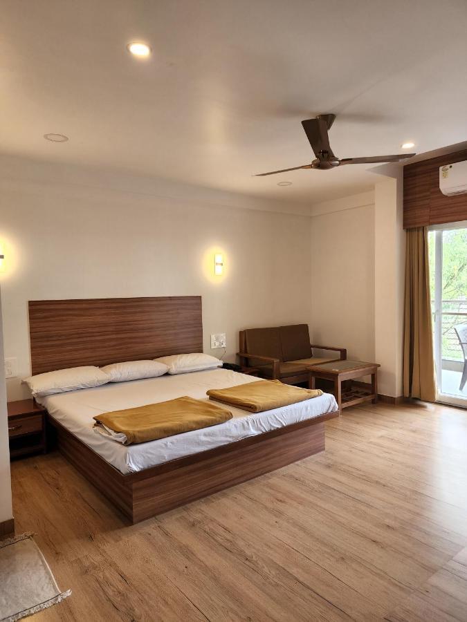 Regal Panhala Residency Hotel Exterior foto