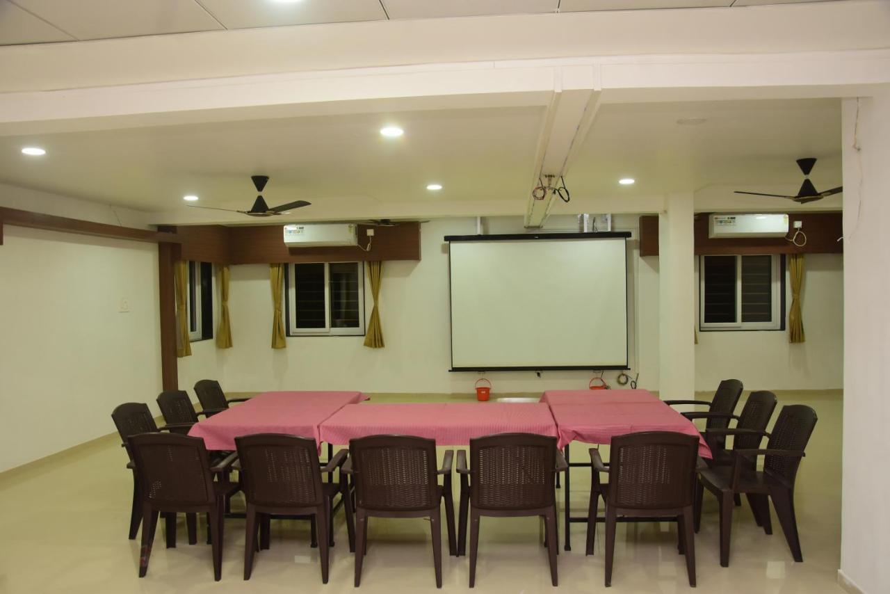 Regal Panhala Residency Hotel Exterior foto