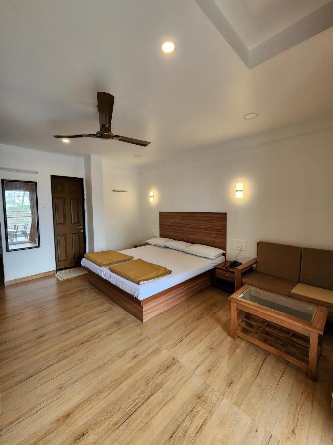 Regal Panhala Residency Hotel Exterior foto